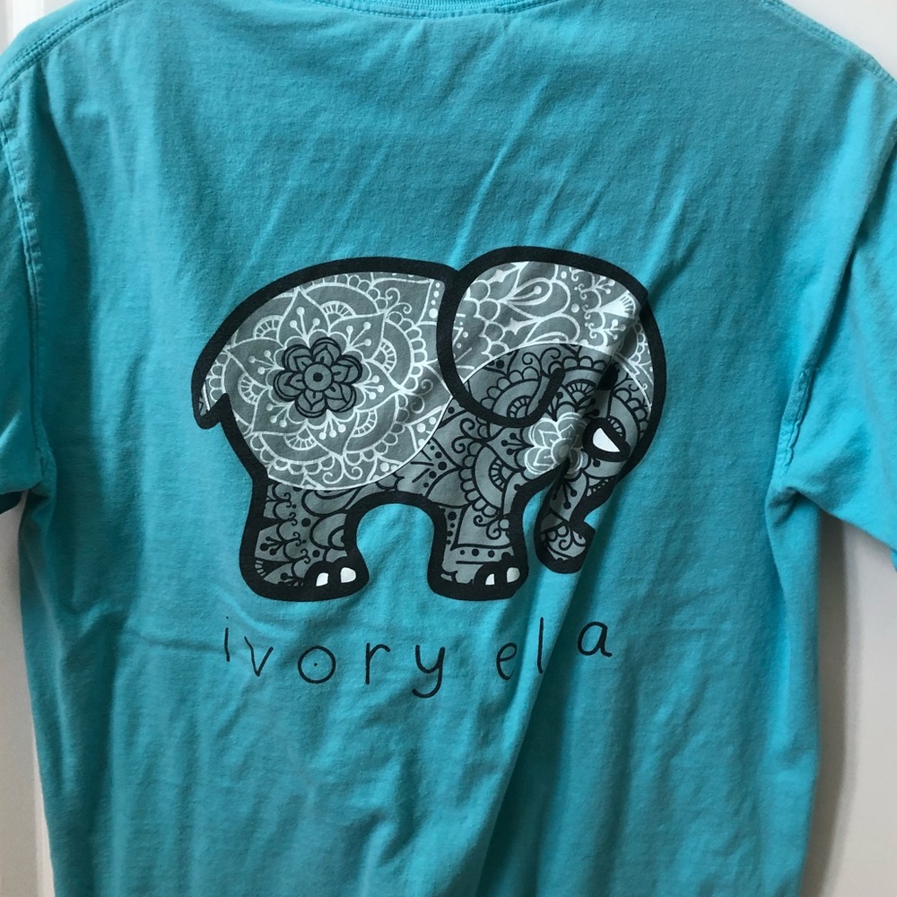Ivory Ella Teal Yin Yang Short Sleeve Pocket Tee